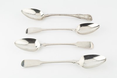 Lot 657 - A George IV silver King's pattern gravy spoon,...