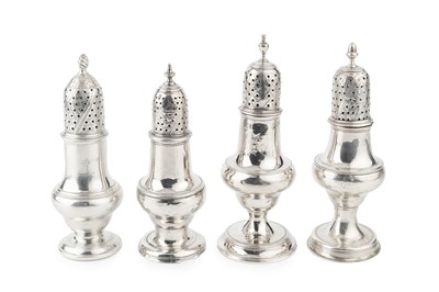 Lot 712 - A George III silver baluster small castor,...