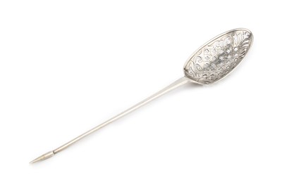 Lot 903 - An 18th century silver mote spoon, with...