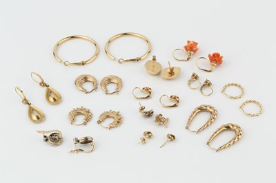 Lot 34 - A collection of nine assorted pairs of 9ct...