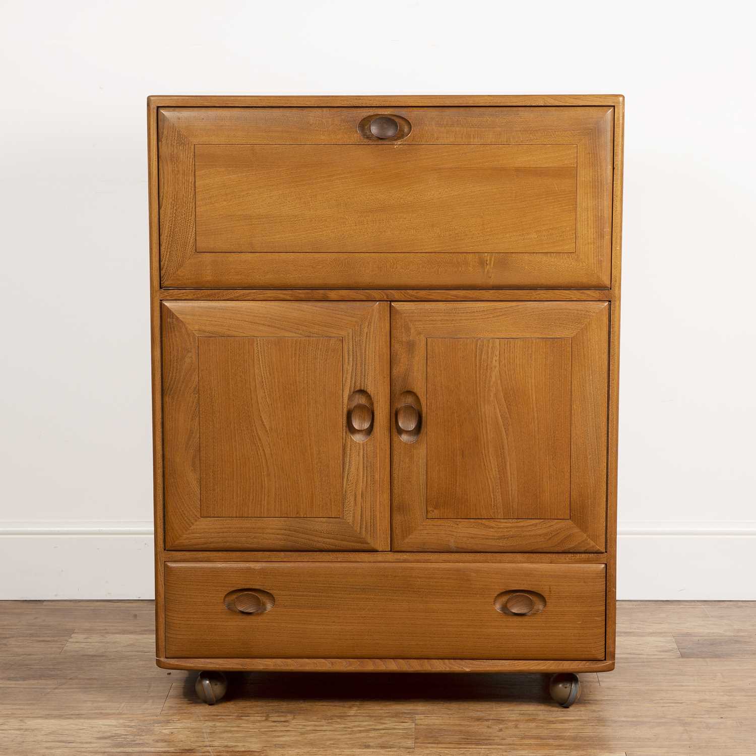 Lot 22 - Luciano Ercolani (1888-1976) for Ercol elm,...