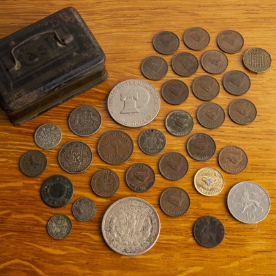 Lot 418 - Collection of various coins to include: United...