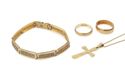 Lot 52 - A 14k gold bracelet, formed of rectangular...