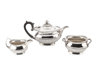 Lot 624 - An Edwardian Scottish silver three piece...