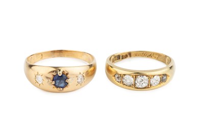 Lot 93 - A late Victorian diamond five stone ring,...