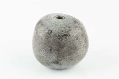 Lot 567 - Peter Wright (1919-2003) Small pot incised...