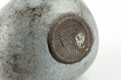 Lot 567 - Peter Wright (1919-2003) Small pot incised...