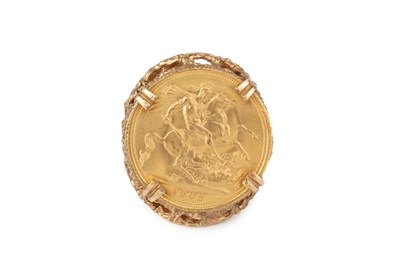 Lot 312 - A sovereign ring, the Elizabeth II sovereign...