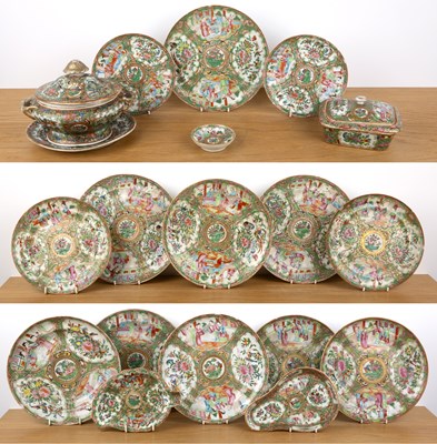 Lot 194 - Group of Cantonese porcelain Chinese, late...