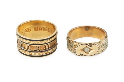 Lot 34 - A George IV enamel memorial ring, relief...