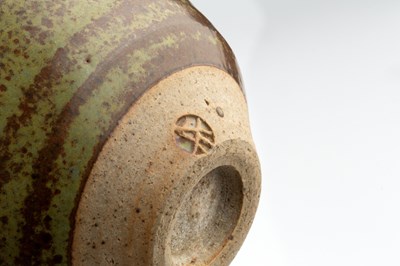 Lot 669 - Studio Pottery A Leach pottery 'Z' bowl, 15cm...