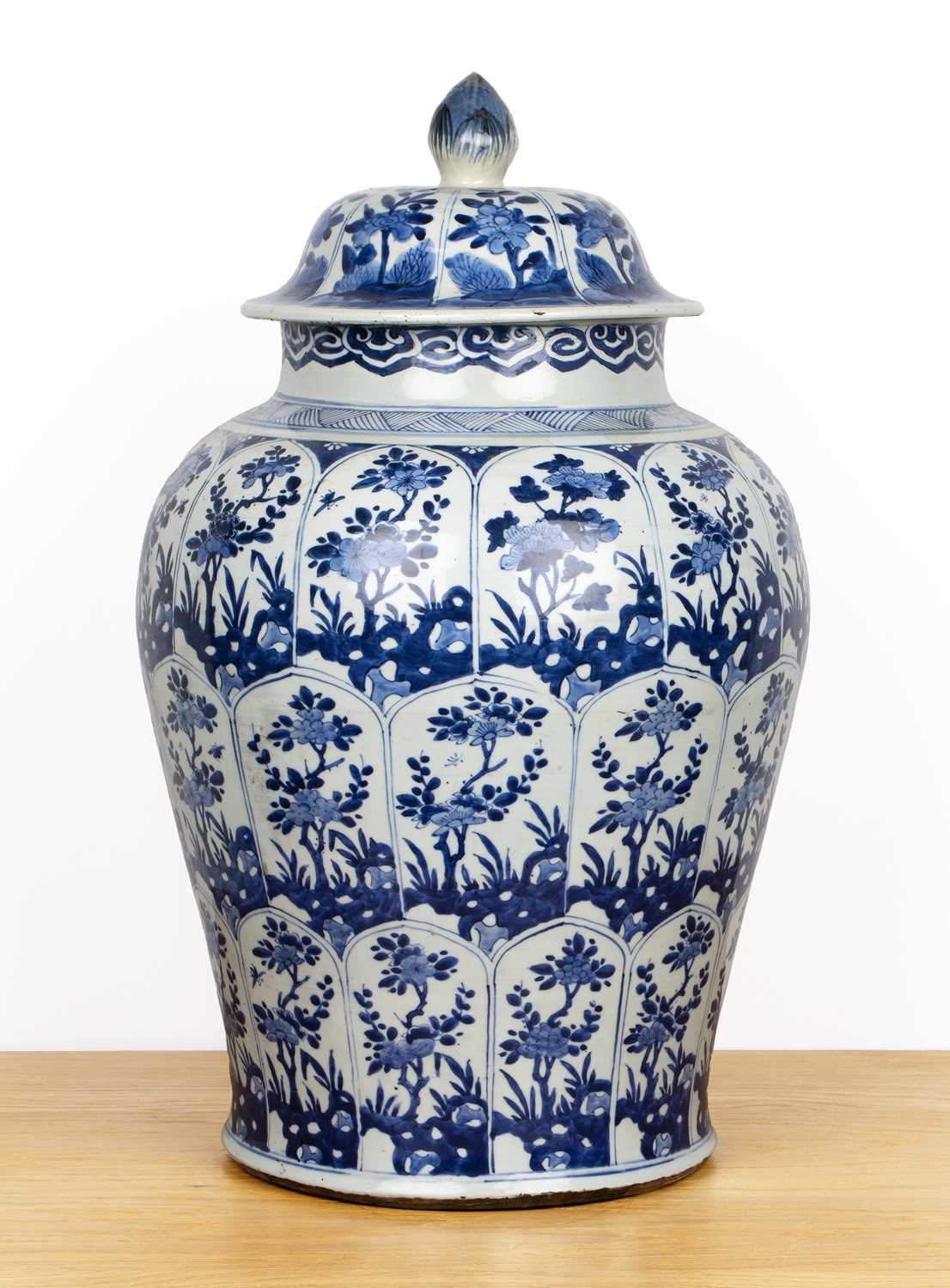 Lot 58 - Blue and white jar and cover Chinese, Kangxi...
