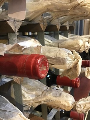 Lot 286 - Sixteen bottles of 1977 Chateau Latour 'Les...