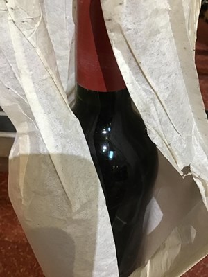 Lot 286 - Sixteen bottles of 1977 Chateau Latour 'Les...