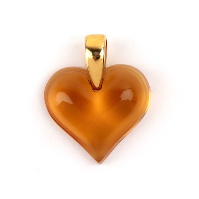 Lot 218 - Lalique 'Amoureuse Beaucoup' glass heart...