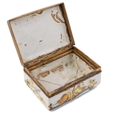 Lot 106 - A tin-glazed tobacco box