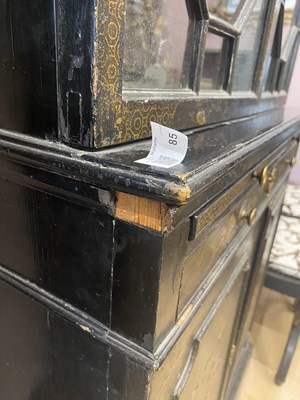 Lot 85 - A Georgian chinoiserie bookcase