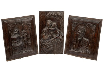 Lot 95 - A collection of carved items