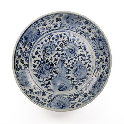 Lot 40 - Blue and white porcelain dish Chinese, Ming...