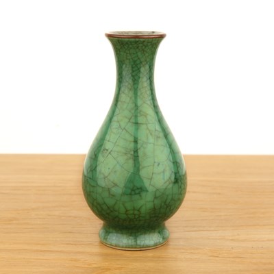 Lot 101 - Green crackled glaze vase Chinese, 19th...