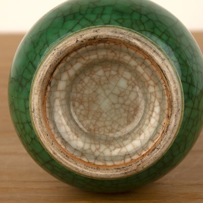 Lot 101 - Green crackled glaze vase Chinese, 19th...