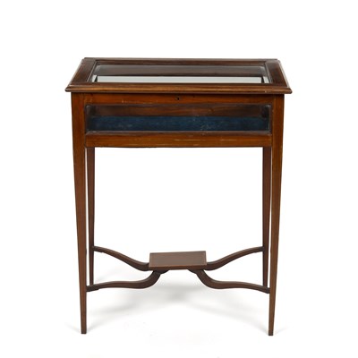 Lot 63 - An Edwardian mahogany and satinwood inlaid...