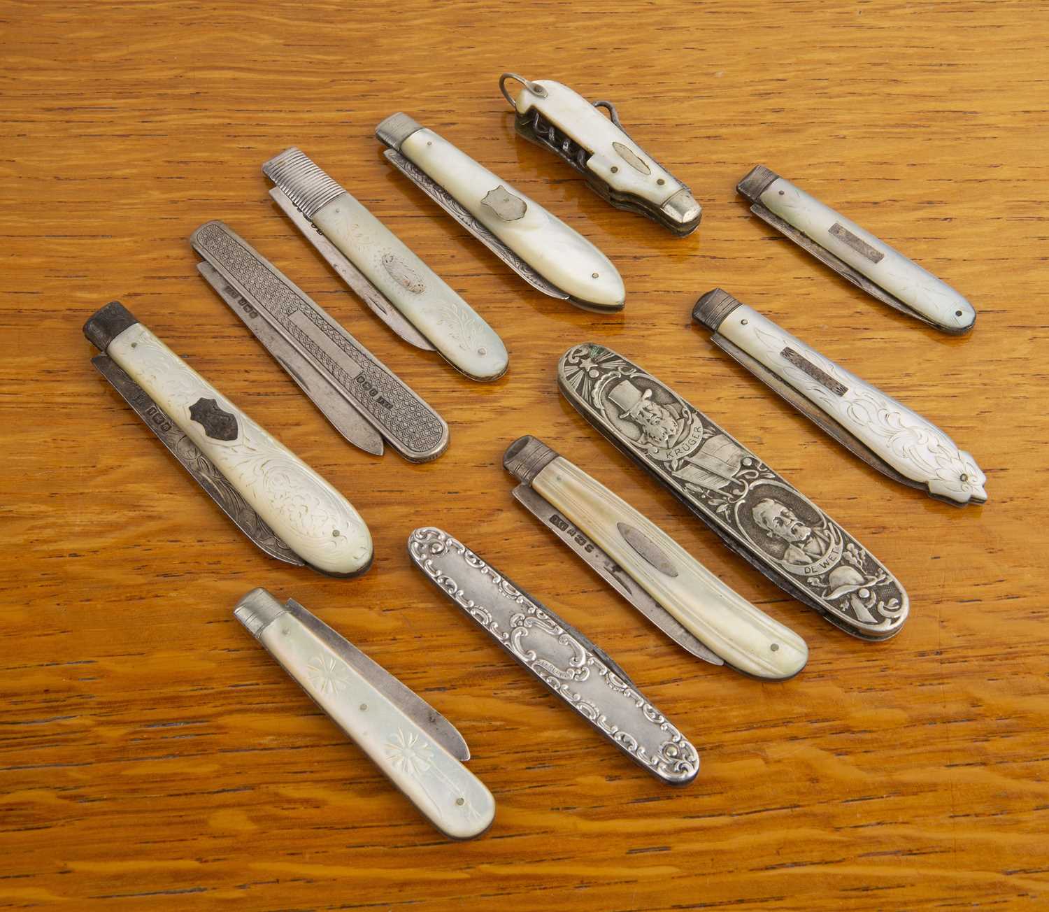 Lot 425 - Collection of silver fruit or folding knives...