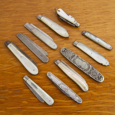 Lot 425 - Collection of silver fruit or folding knives...