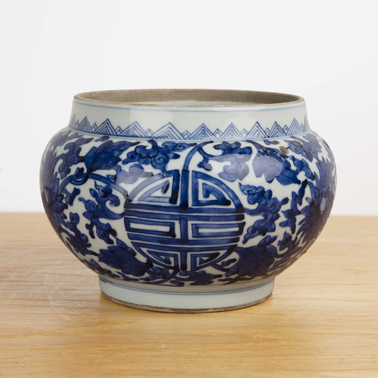 Lot 68 - Blue and white porcelain bowl Chinese, 18th...