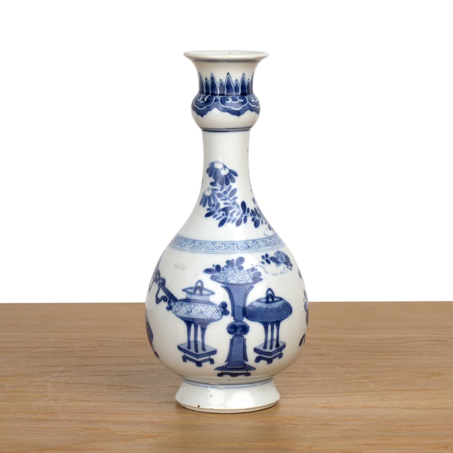 Lot 70 - Blue and white porcelain garlic neck vase...