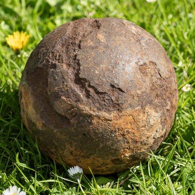 Lot 1284 - A cannon ball