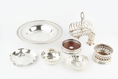 Lot 248 - A collection of silver plated items, to...