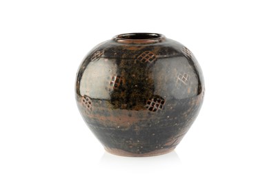 Lot William 'Bill' Marshall (1923-2007) Vase...