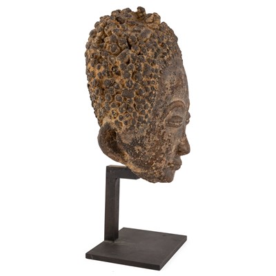 Lot 139 - An antique African pottery head, possibly Akan,...