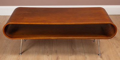 Lot 1099 - A 1960s style Hooper bentwood coffee table