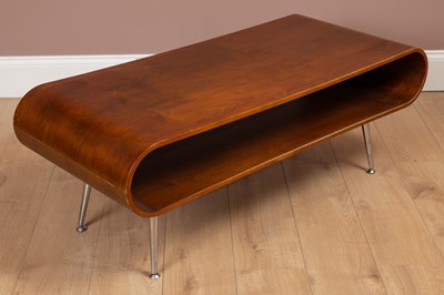 Lot 1099 - A 1960s style Hooper bentwood coffee table