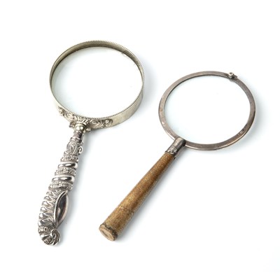 Lot 204 - An early 20th century silver magnifying glass,...