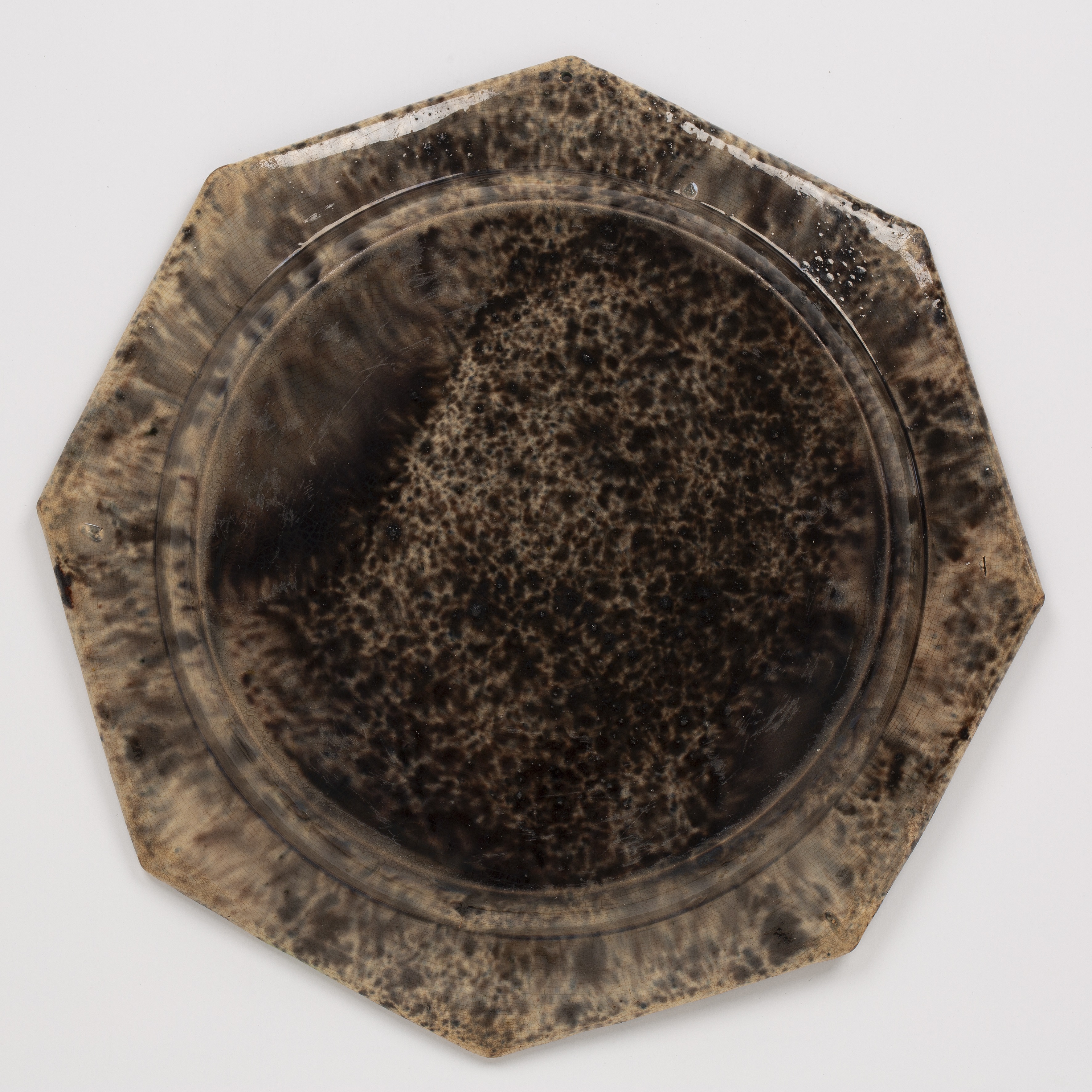 Lot 215 - An 18th century Whieldon pottery plate of