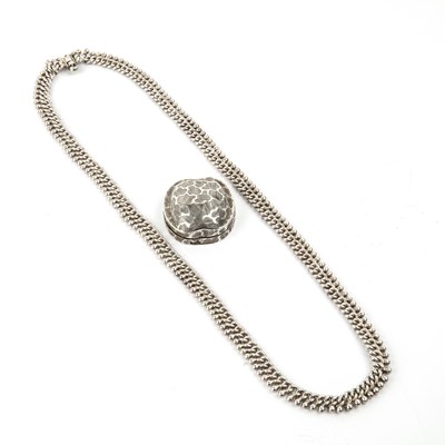 Lot 207 - George III novelty silver vinaigrette in the...