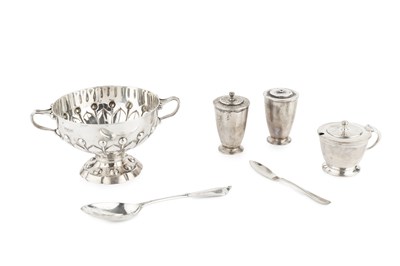 Lot 312 - An Edwardian silver twin handled pedestal bowl,...