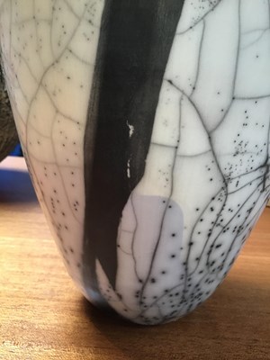 Lot 596 - David Roberts (b.1947) Vase raku impressed...