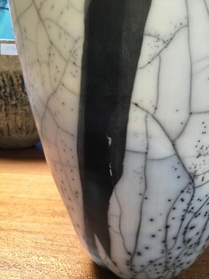 Lot 596 - David Roberts (b.1947) Vase raku impressed...