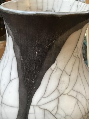 Lot 596 - David Roberts (b.1947) Vase raku impressed...
