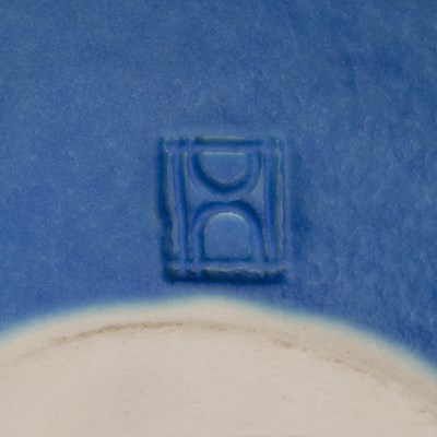 Lot 281 - Delan Cookson (1937-2021) studio pottery squat...