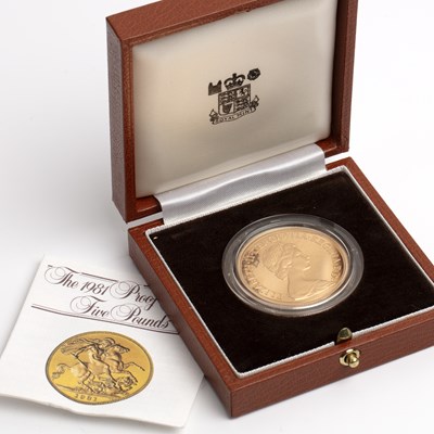 Lot 259 - £5 proof coin dated 1981, in fitted case with...