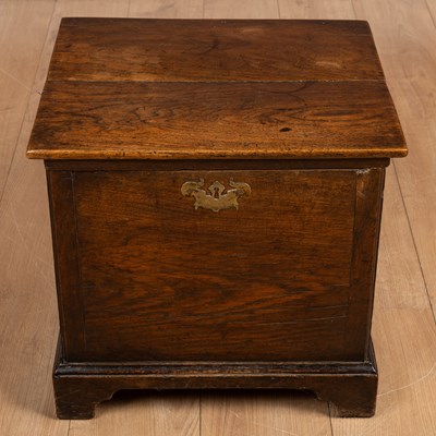 Lot 117 - A 19th century oak box