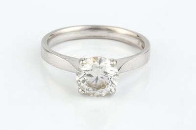 Lot 267 - A diamond single stone ring, the old brilliant-...
