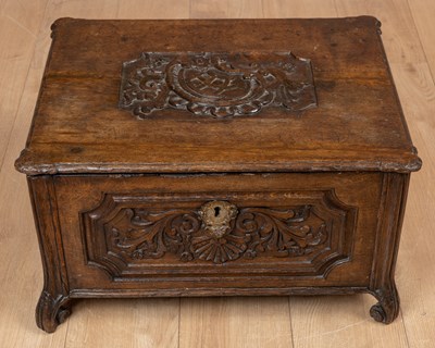 Lot 1179 - A late 18th century oak box