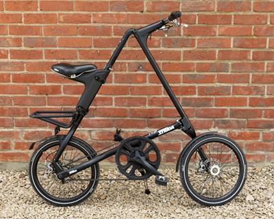 Lot 1375 - A 'Strida' folding bicycle