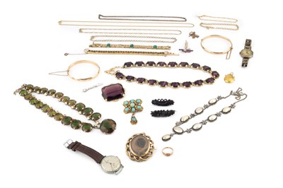 Lot 404 - A collection of jewellery, to include a...